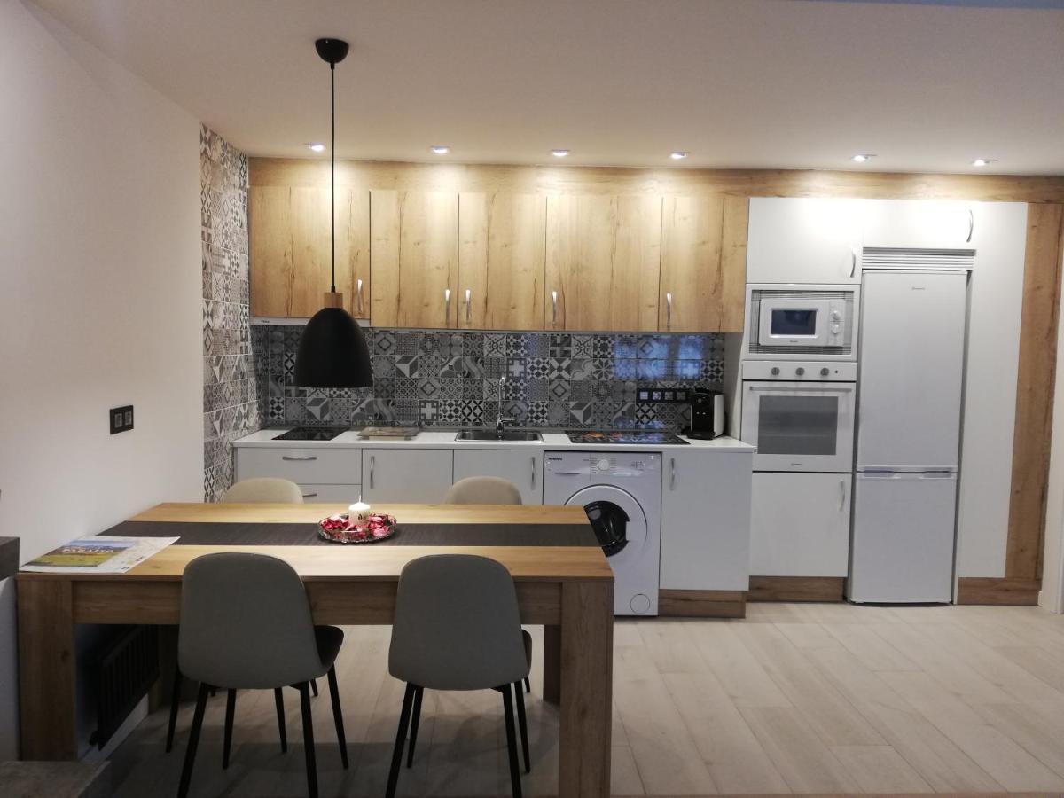 Apartmán Apartamento Cinema Oviedo Exteriér fotografie